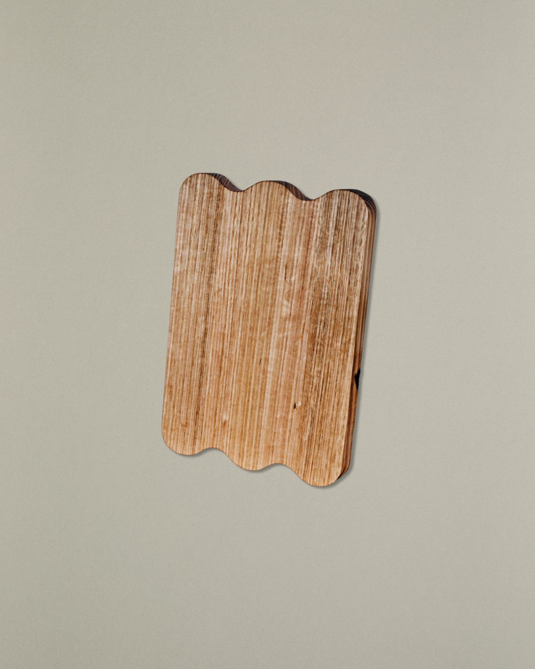 Squiggle Serving Board — Victorian Ash